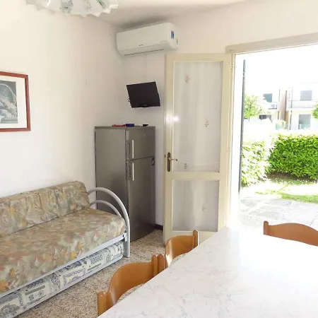 House And In 38402 Holiday home